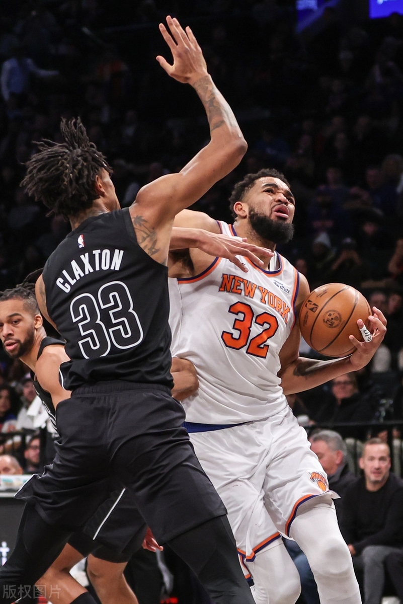 包含纽约尼克斯训练开放日，赛前造点机会引欢呼，NBA常规赛在即，训练强度明显提升的词条