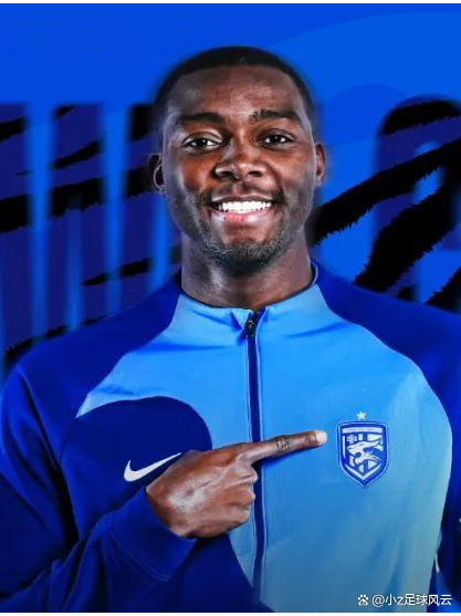 武汉三镇发布备战花絮，清晨主帅复盘，西甲任务艰巨，年轻球员得到机会(今天中甲武汉三镇战况)